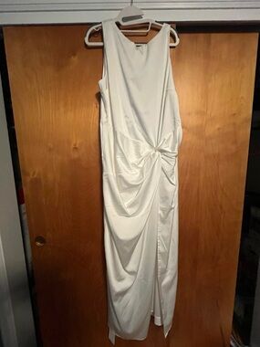 Abercrombie & Fitch White Sleeveless Twist-Front Maxi Dress